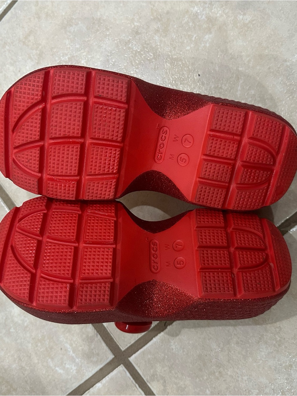 Hello Kitty Red and White Glitter Platform Slide Sandals with Bow Charm - Picture 5 of 5
